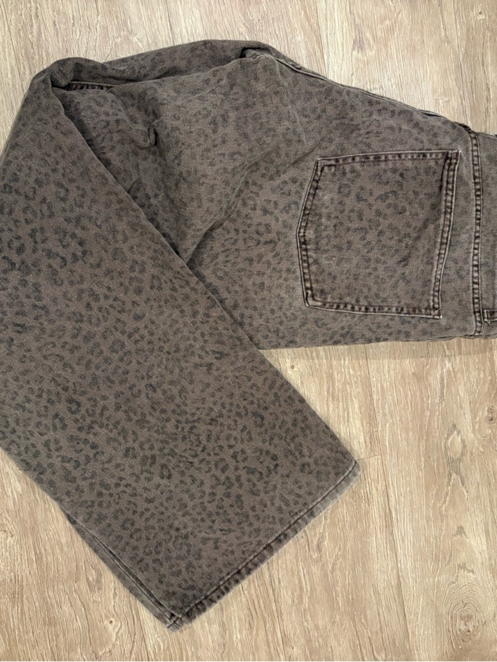 Zara Brown Leopard-Print Wide Leg Jeans - Picture 3 of 9
